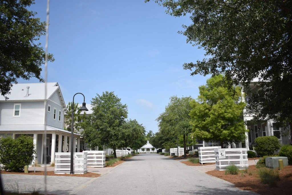 entrance of the grayton beach village residence